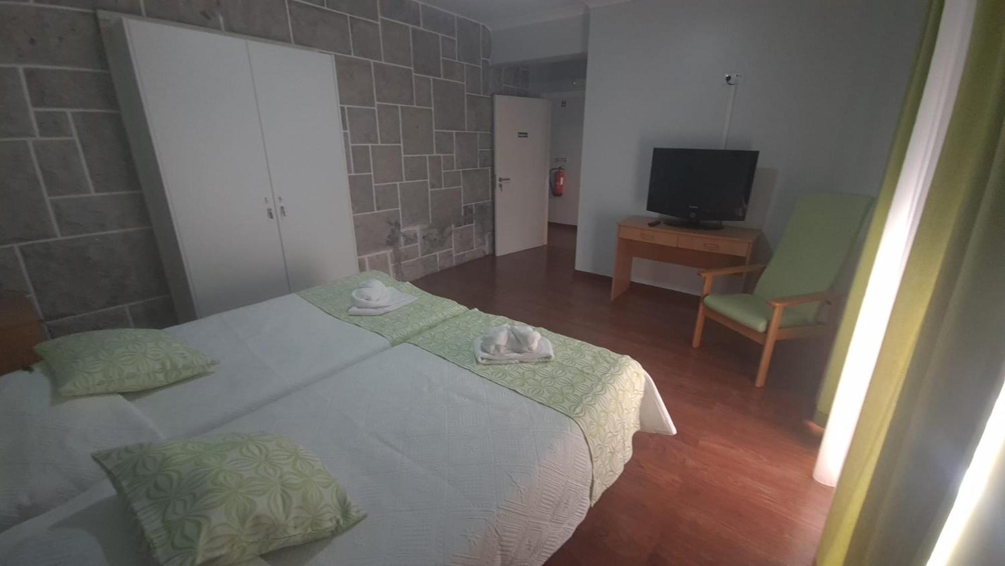Hostel Jardins De Sao Luis Setubal Exterior photo